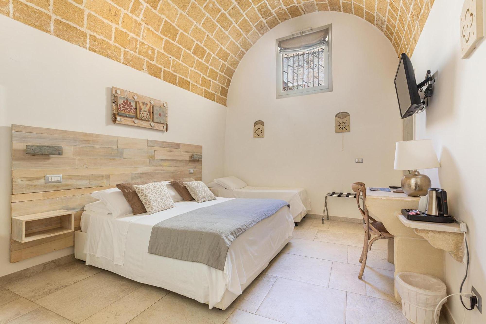 לינה וארוחת בוקר גאליפולי Clara Domus מראה חיצוני תמונה