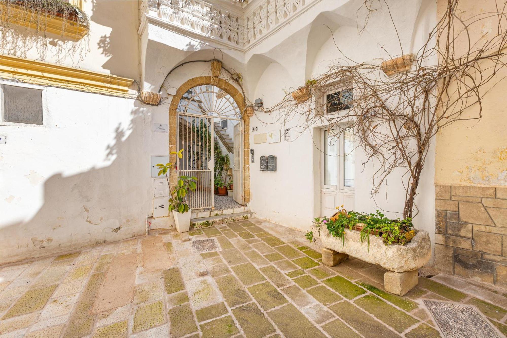 לינה וארוחת בוקר גאליפולי Clara Domus מראה חיצוני תמונה